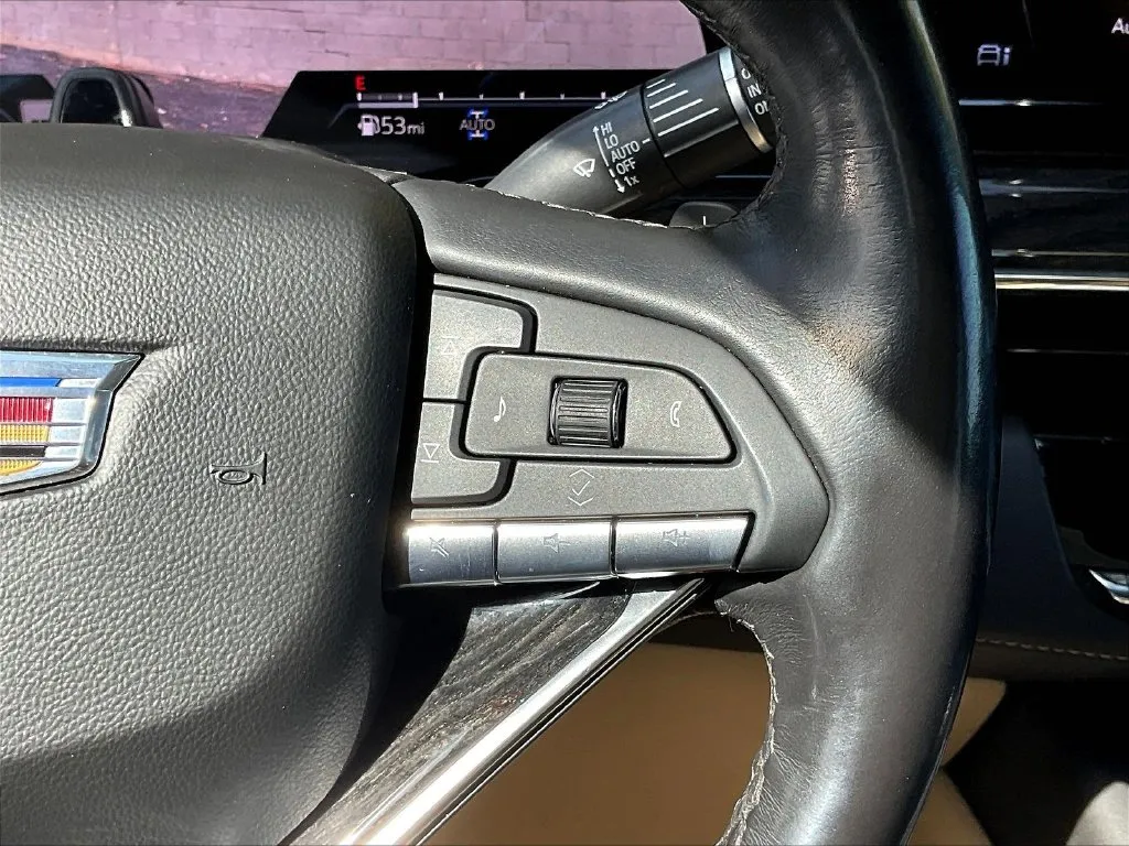 Cadillac Escalade photo 12
