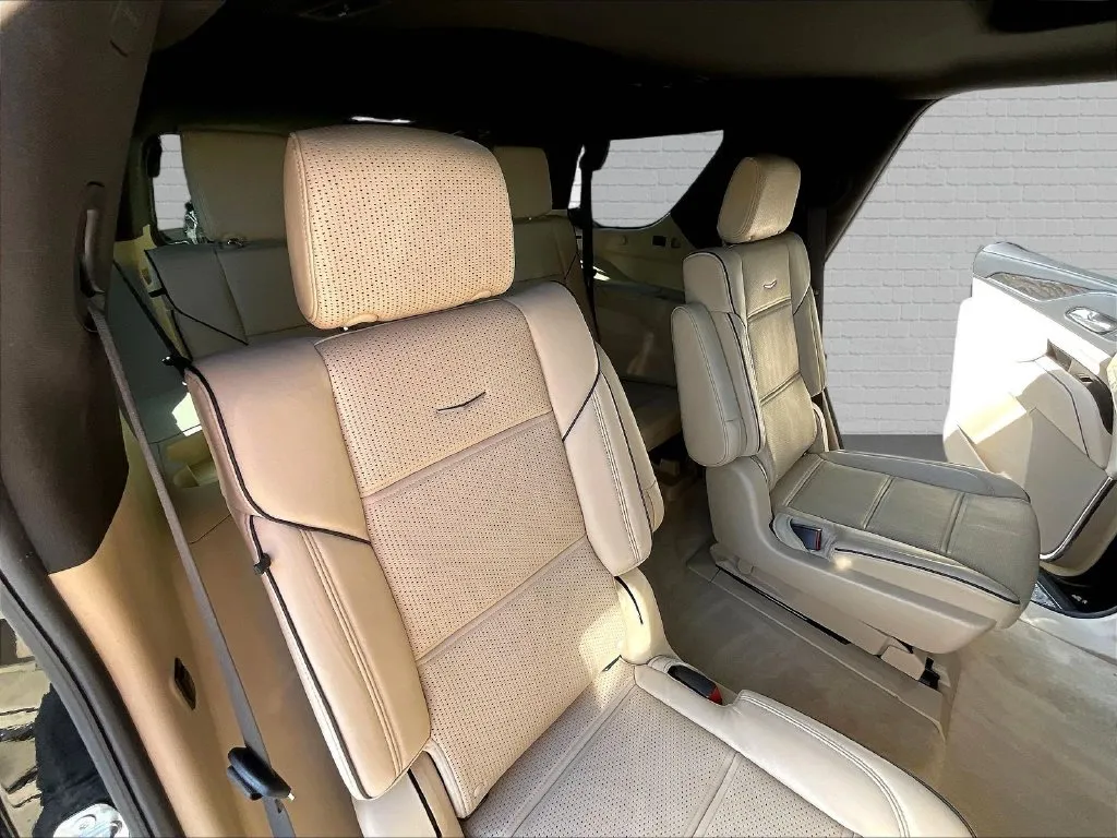 Cadillac Escalade photo 24