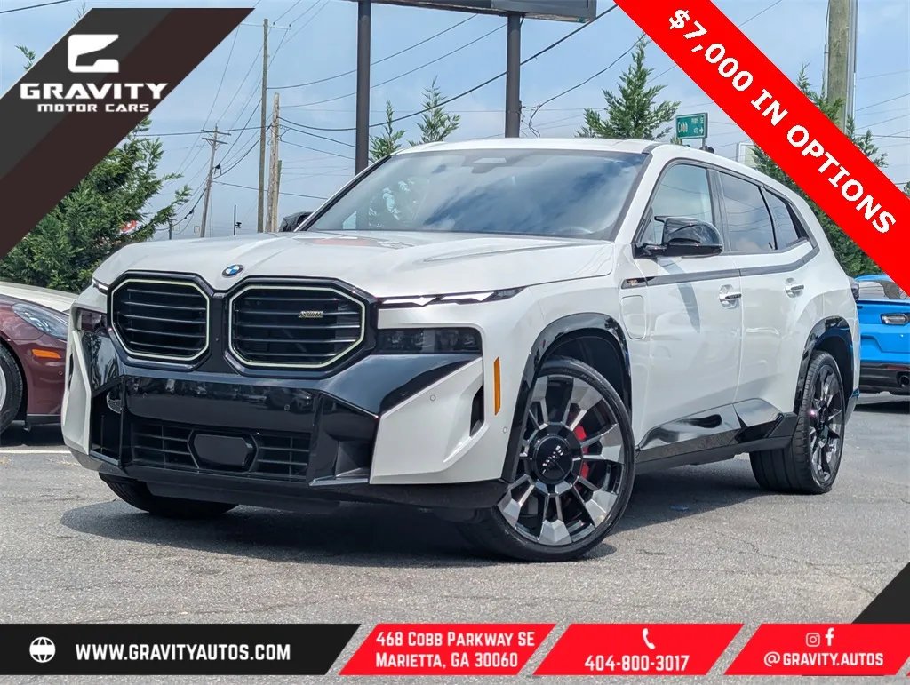 2023 BMW XM Base's photo