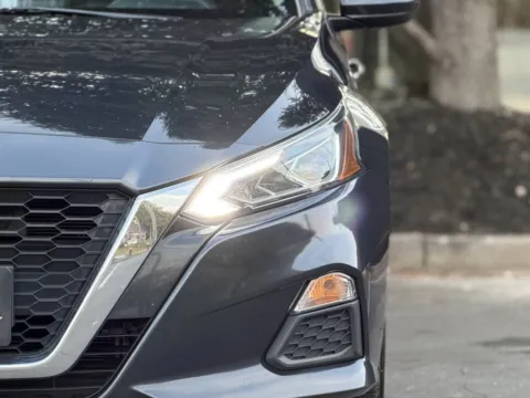 More photos of 2022 Nissan Altima 2.5 SV at Gravity Autos Sandy Springs, GA