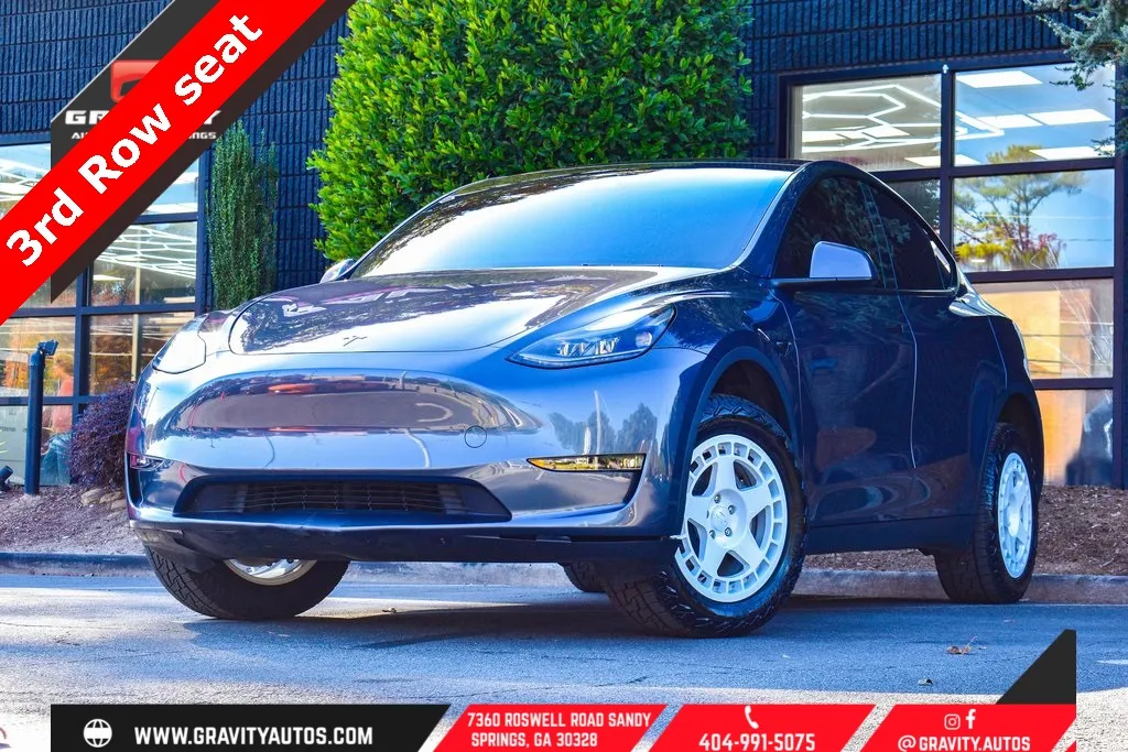 2023 Tesla Model Y Long Range's photo