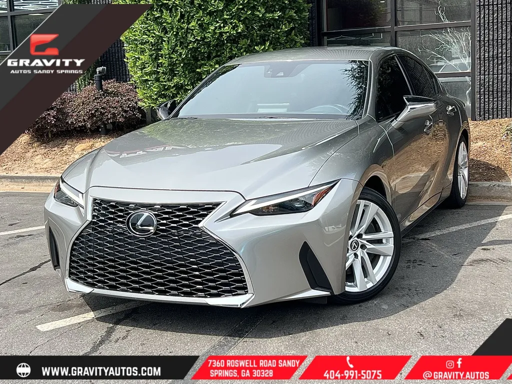 2021 Lexus IS 300's photo
