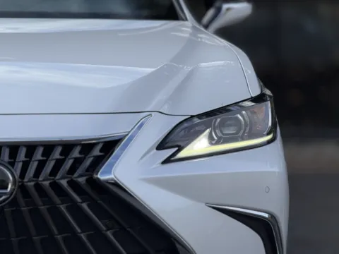 More photos of 2022 Lexus ES 350 at Gravity Autos Sandy Springs, GA