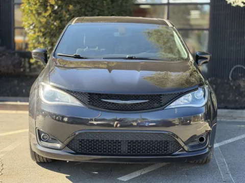 Another view of 2020 Chrysler Pacifica Touring for sale in Sandy Springs, GA at Gravity Autos Sandy Springs