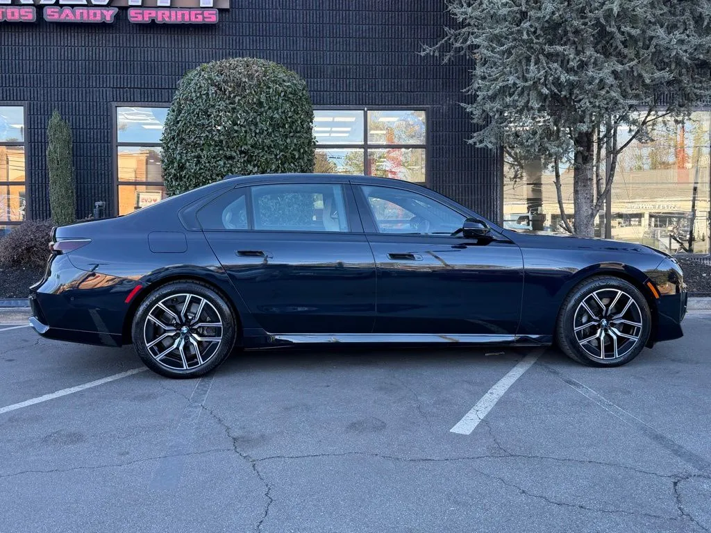 2023 BMW 7 Series 760i - Photo 21