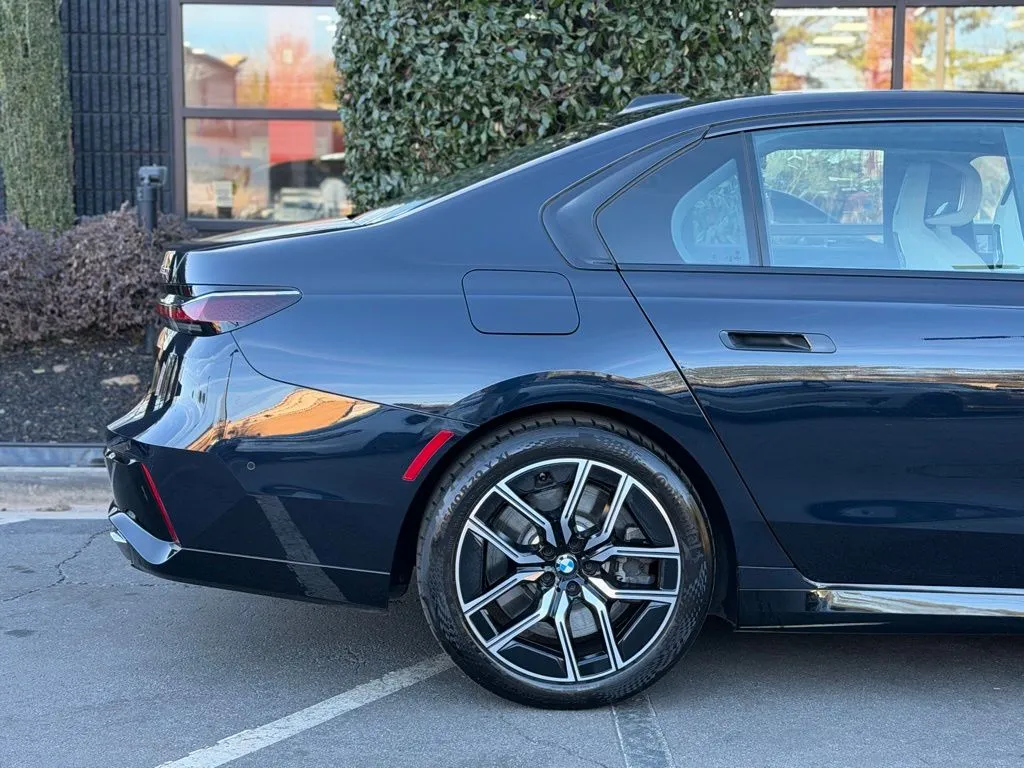 2023 BMW 7 Series 760i - Photo 22