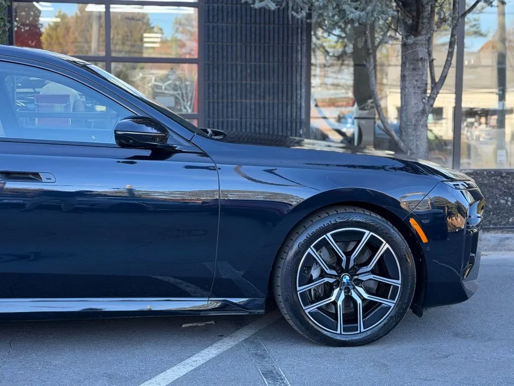 2023 BMW 7 Series 760i - Photo 23