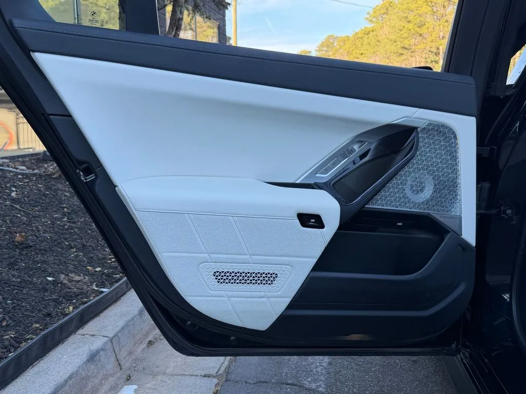 2023 BMW 7 Series 760i - Photo 32