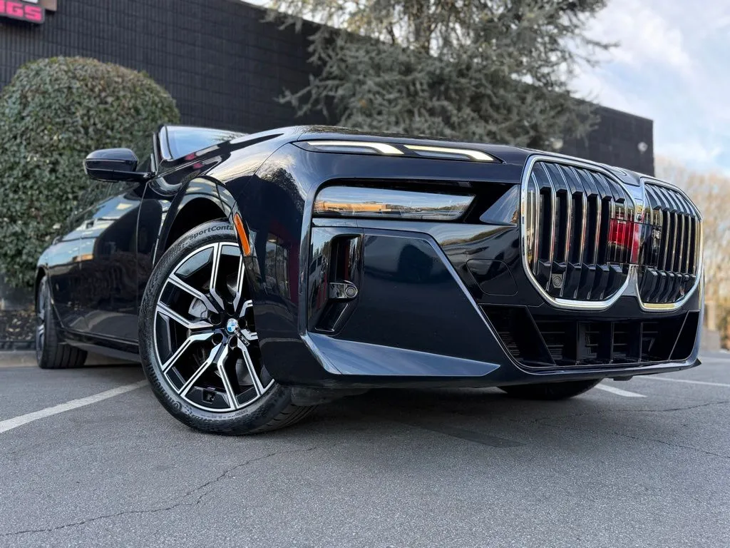 2023 BMW 7 Series 760i - Photo 8