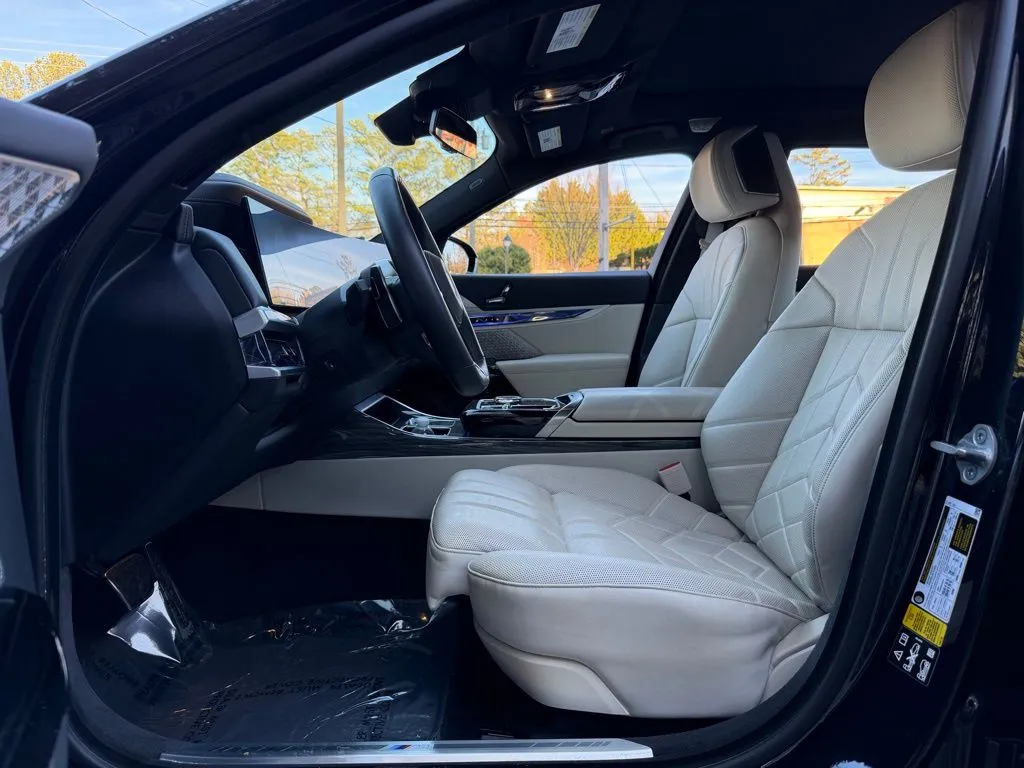 2023 BMW 7 Series 760i - Photo 25