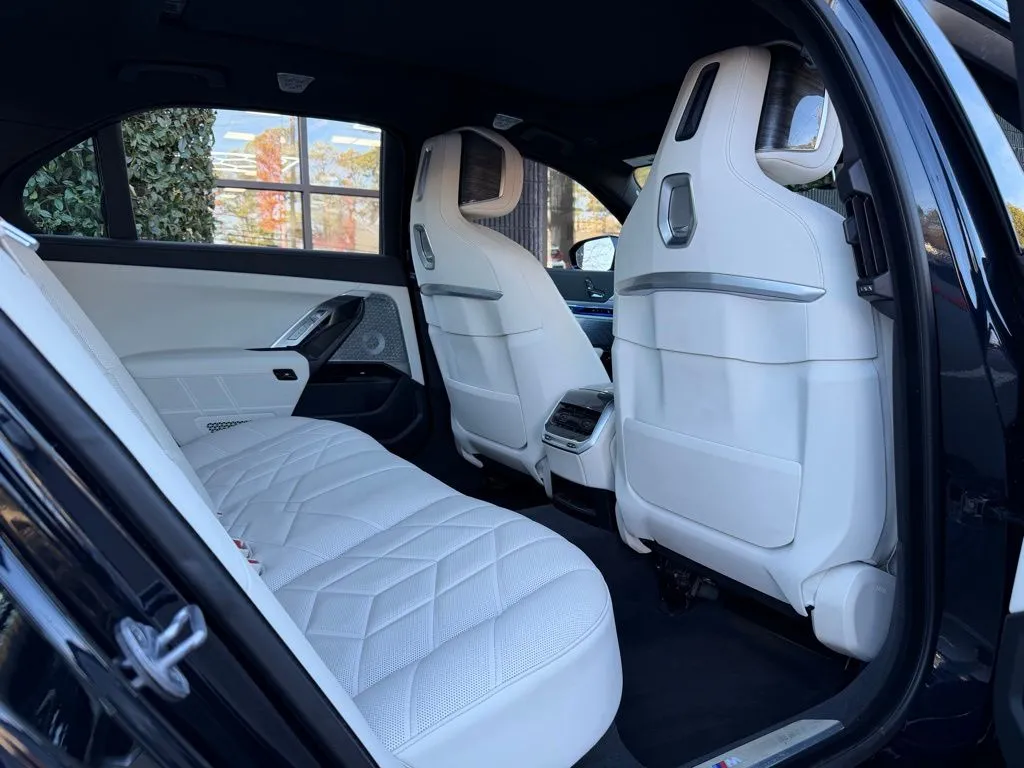 2023 BMW 7 Series 760i - Photo 40
