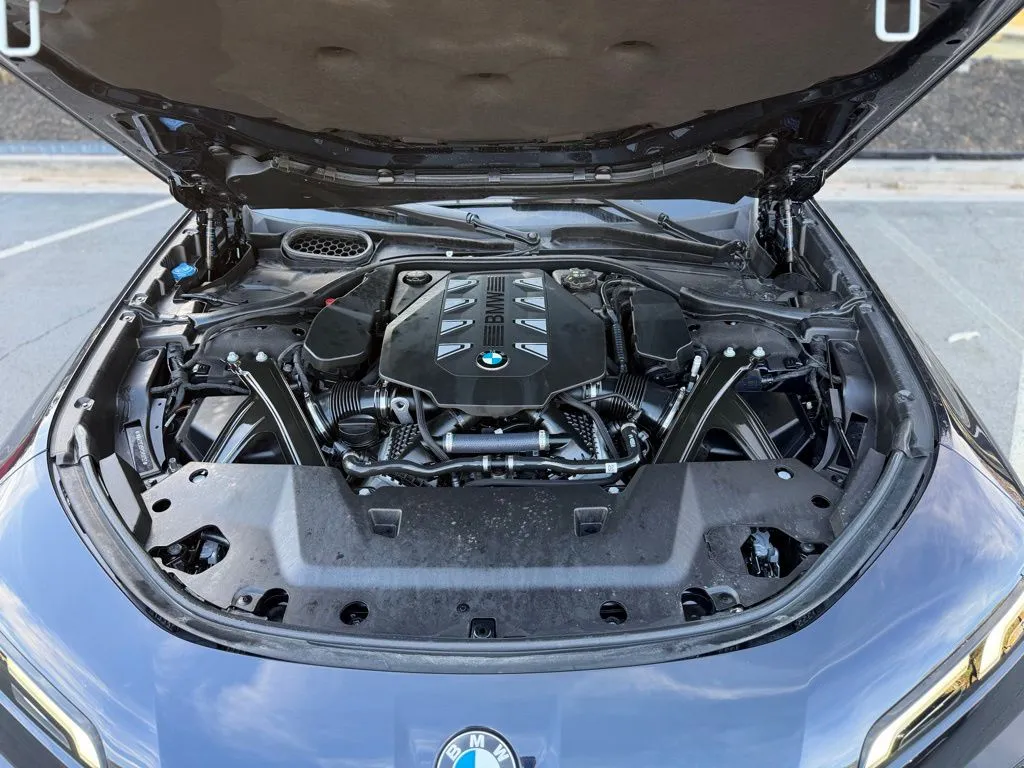 2023 BMW 7 Series 760i - Photo 6