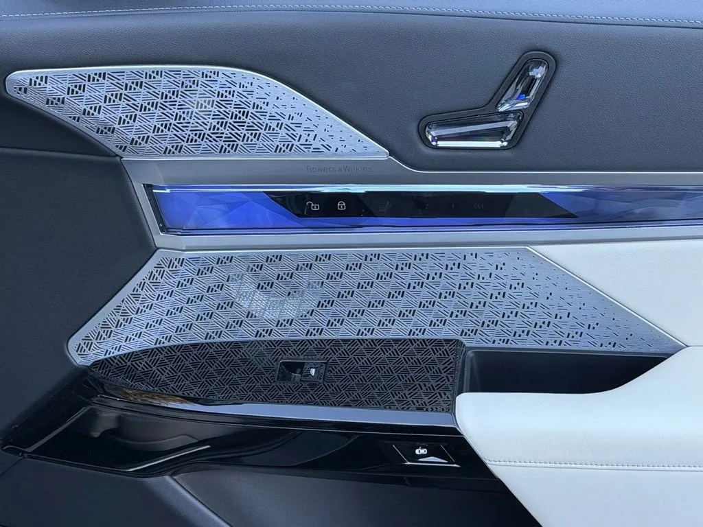 2023 BMW 7 Series 760i - Photo 38