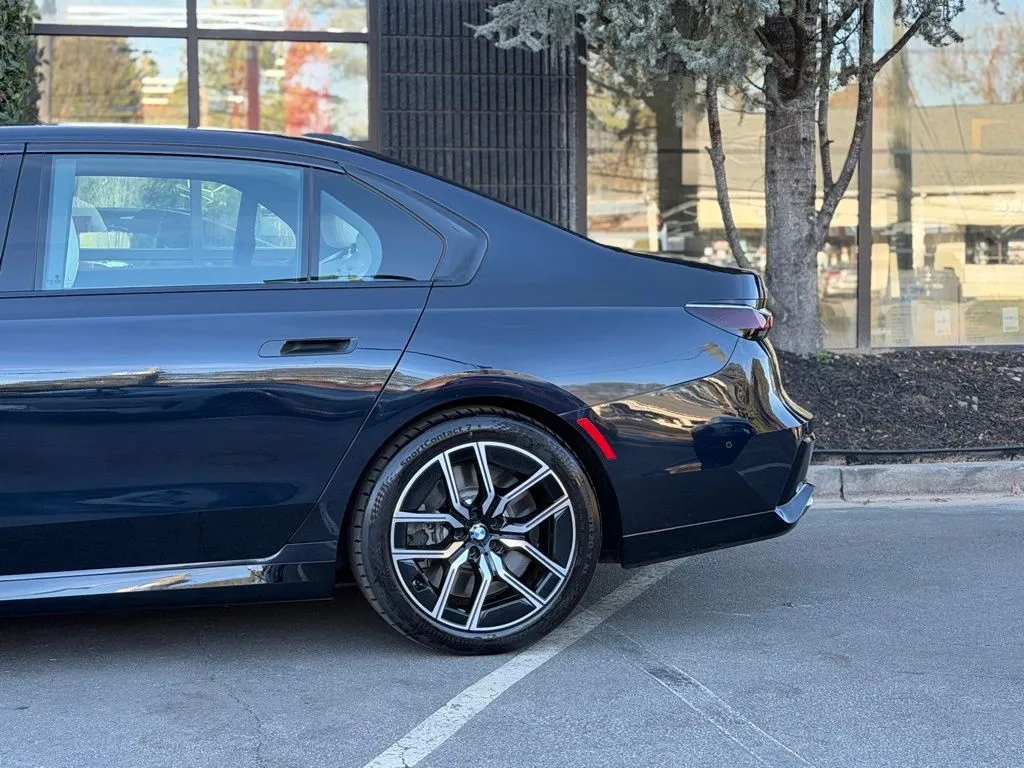 2023 BMW 7 Series 760i - Photo 11