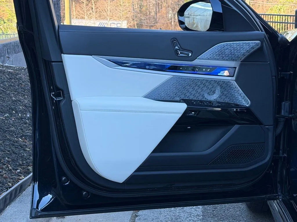 2023 BMW 7 Series 760i - Photo 28