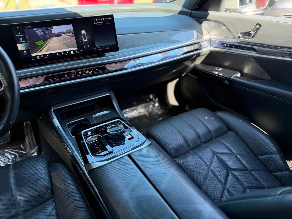 BMW 7 Series photo 45