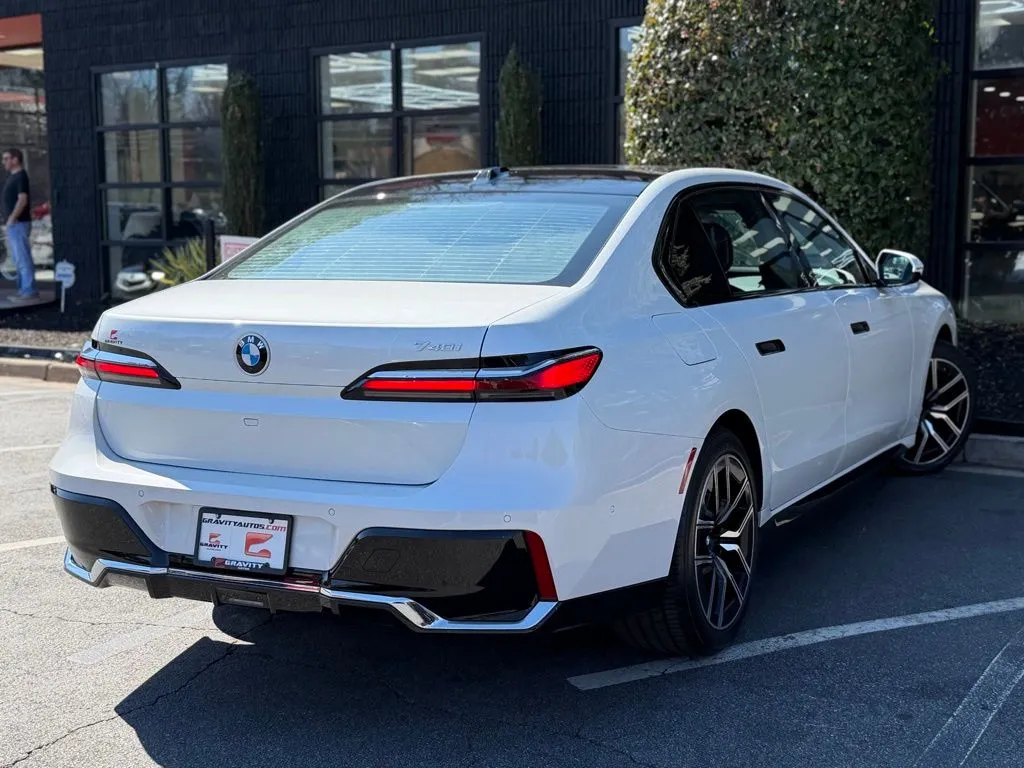 BMW 7 Series photo 12