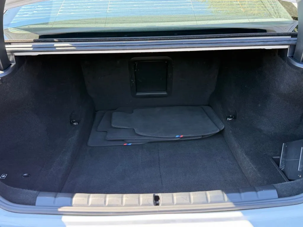 BMW 7 Series photo 18