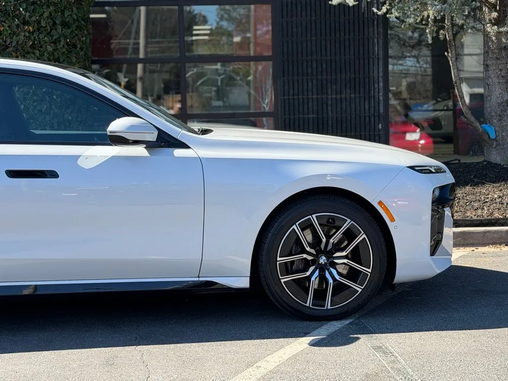 BMW 7 Series photo 23