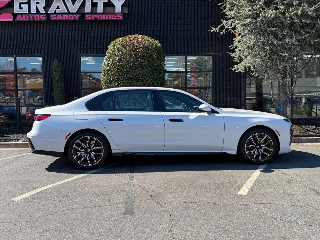 BMW 7 Series photo 21
