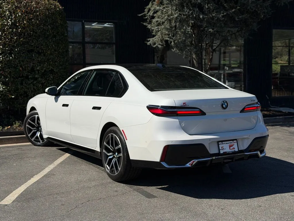 BMW 7 Series photo 19