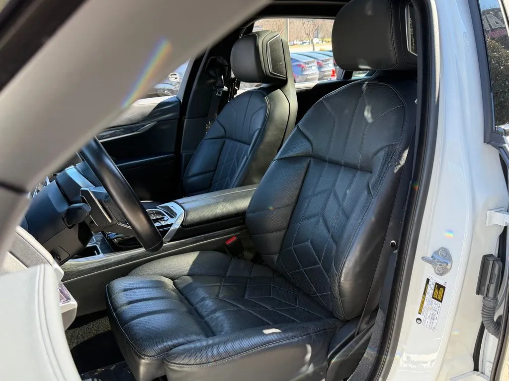 BMW 7 Series photo 26