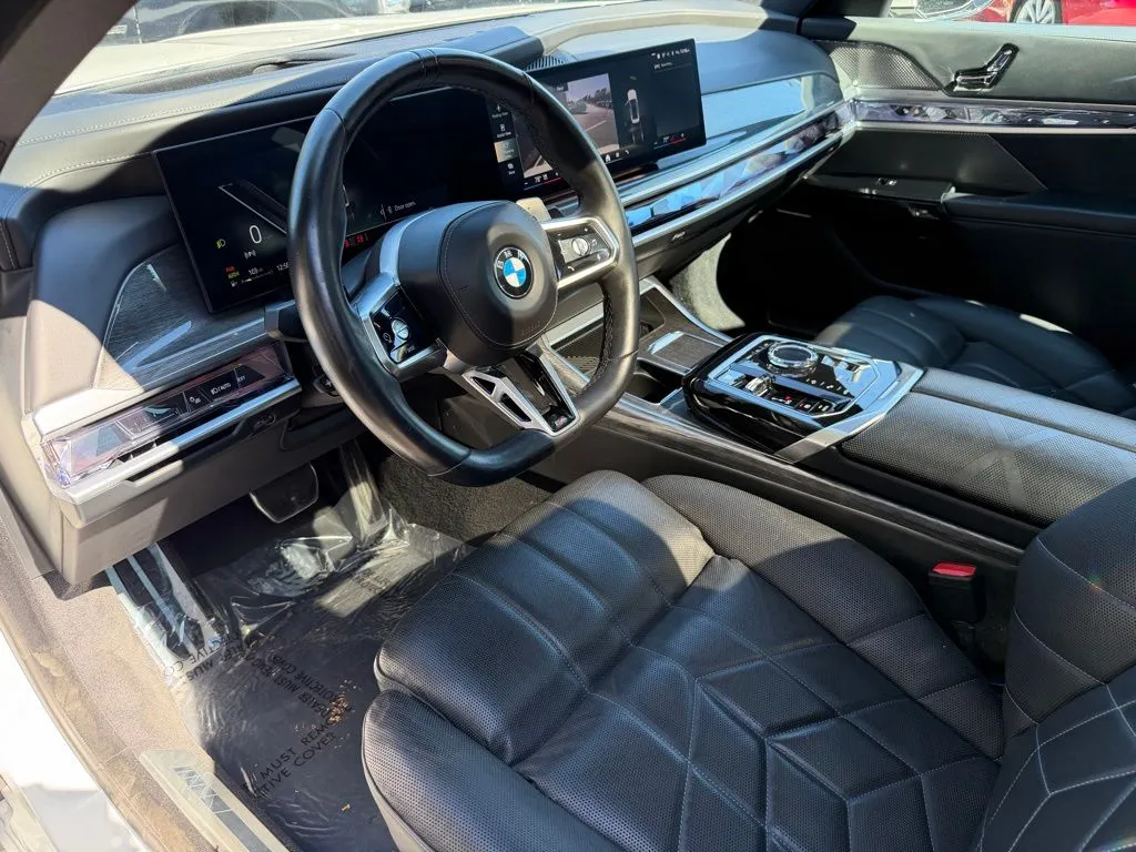 BMW 7 Series photo 24