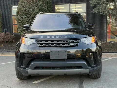 Another view of 2018 Land Rover Discovery SE for sale in Sandy Springs, GA at Gravity Autos Sandy Springs