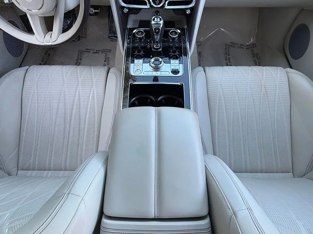 Bentley Flying Spur photo 50