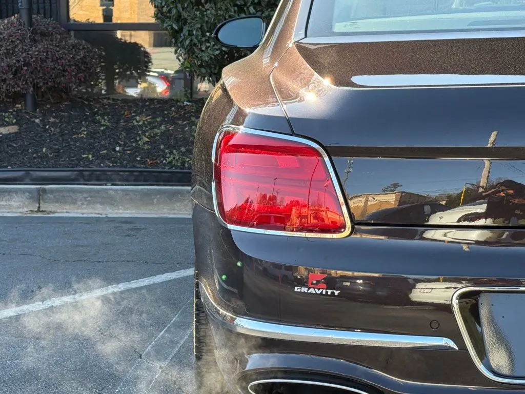 Bentley Flying Spur photo 15