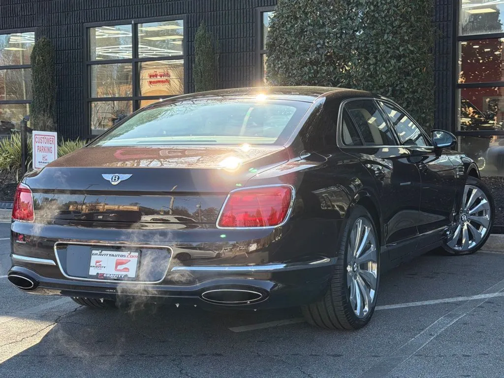 Bentley Flying Spur photo 12