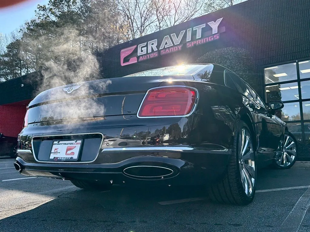 Bentley Flying Spur photo 13
