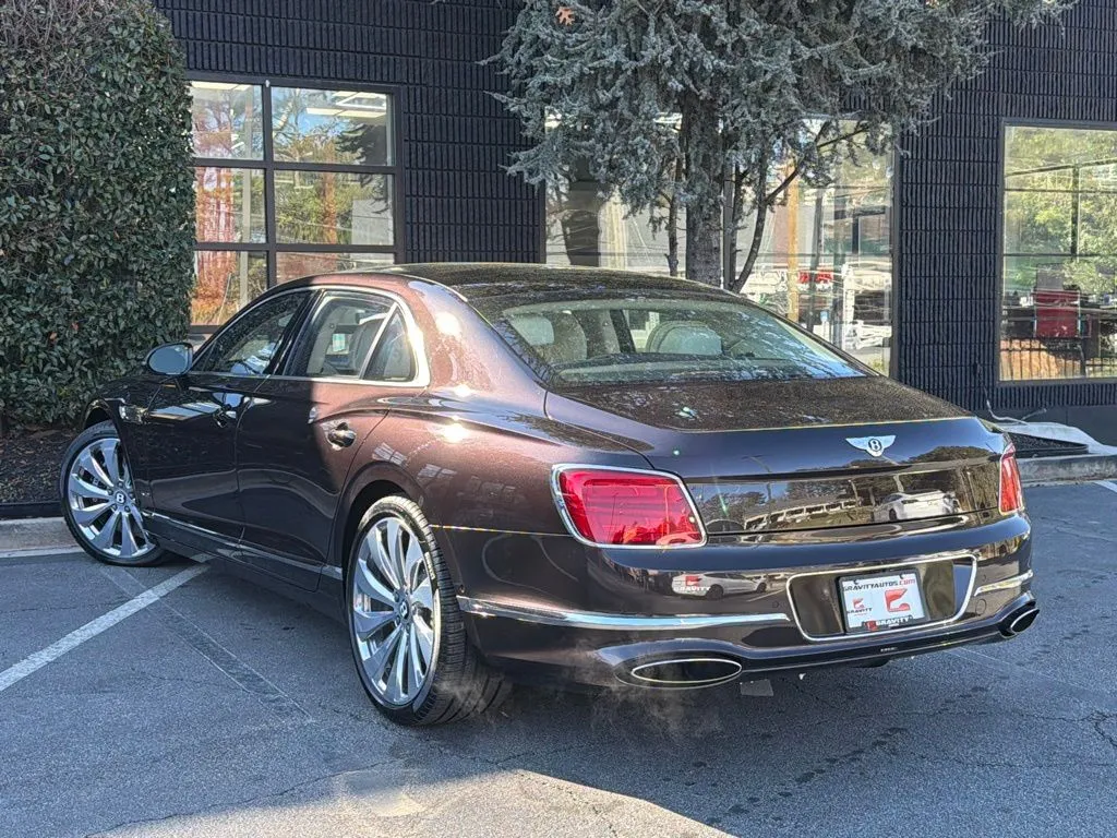 Bentley Flying Spur photo 19