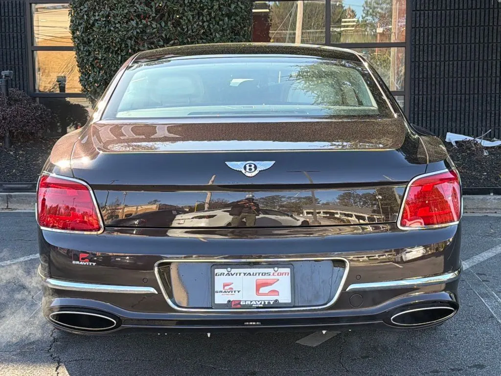 Bentley Flying Spur photo 14