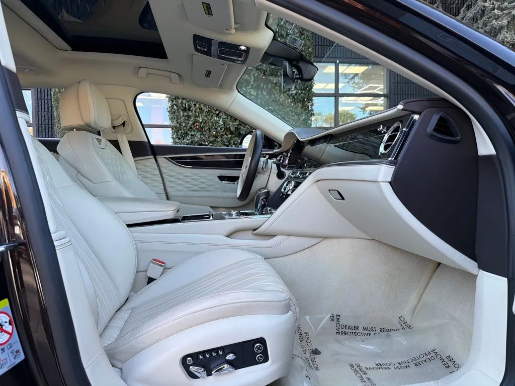 Bentley Flying Spur photo 34