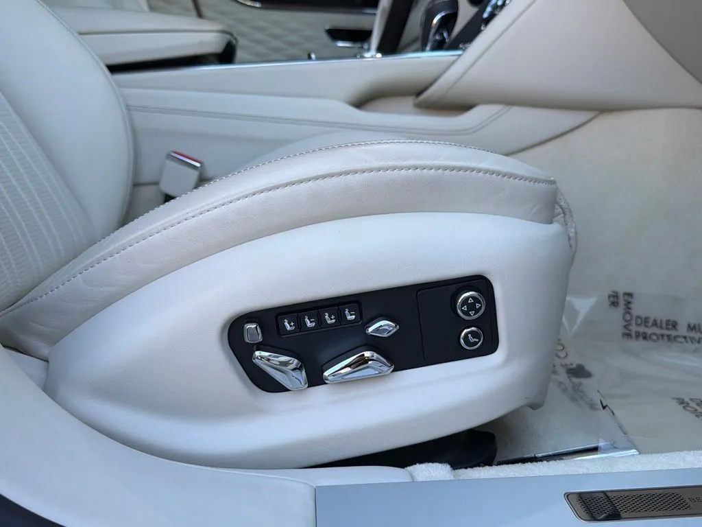 Bentley Flying Spur photo 36