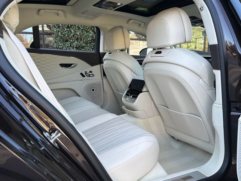 Bentley Flying Spur photo 39