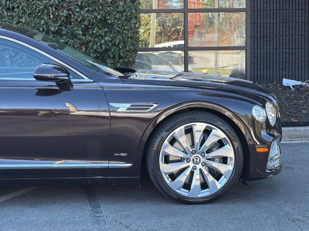 Bentley Flying Spur photo 23