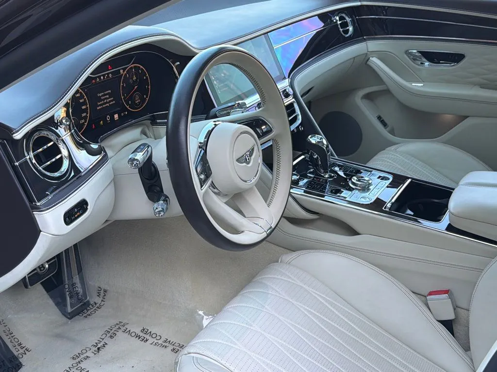 Bentley Flying Spur photo 24