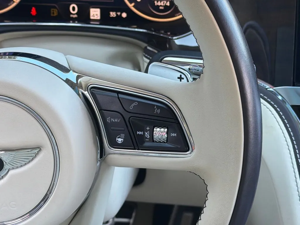 Bentley Flying Spur photo 46