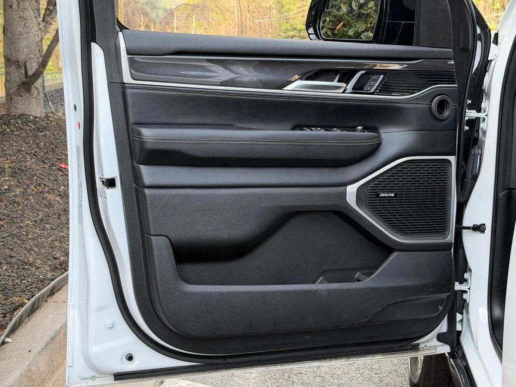 2024 Jeep Wagoneer Series I - Photo 29