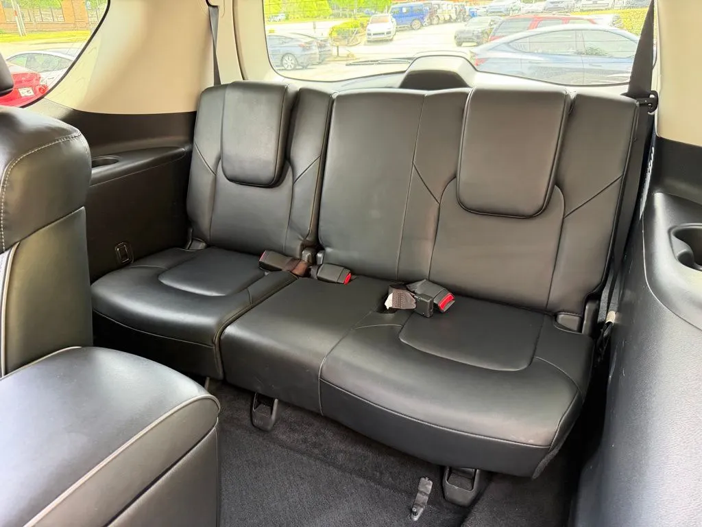 Infiniti QX80 photo 33