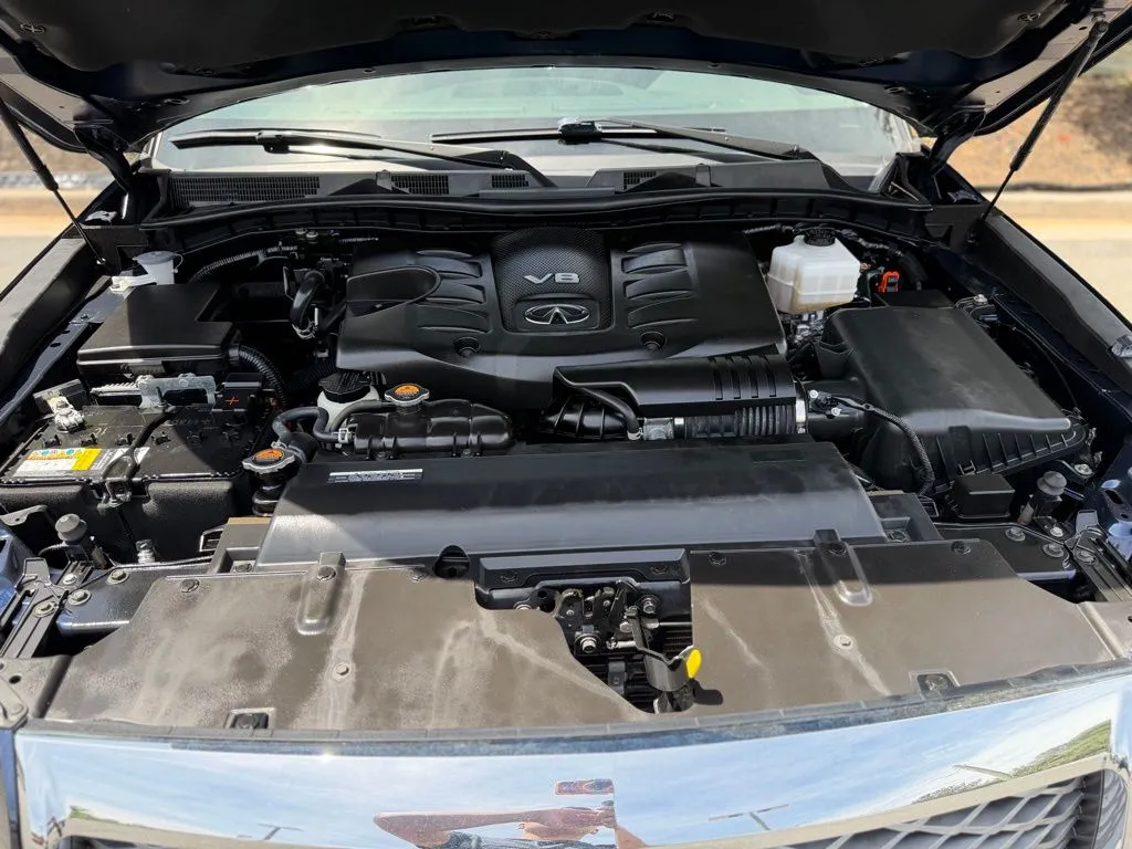 Infiniti QX80 photo 6