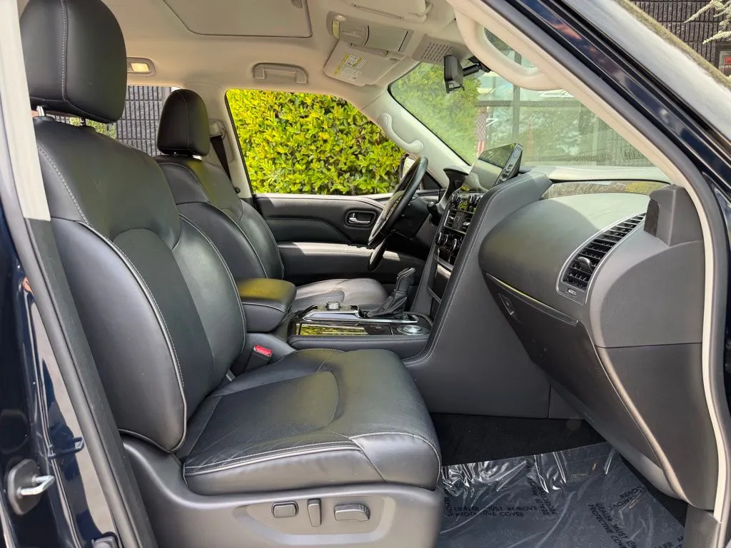 Infiniti QX80 photo 35