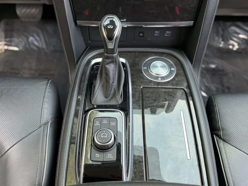 Infiniti QX80 photo 51