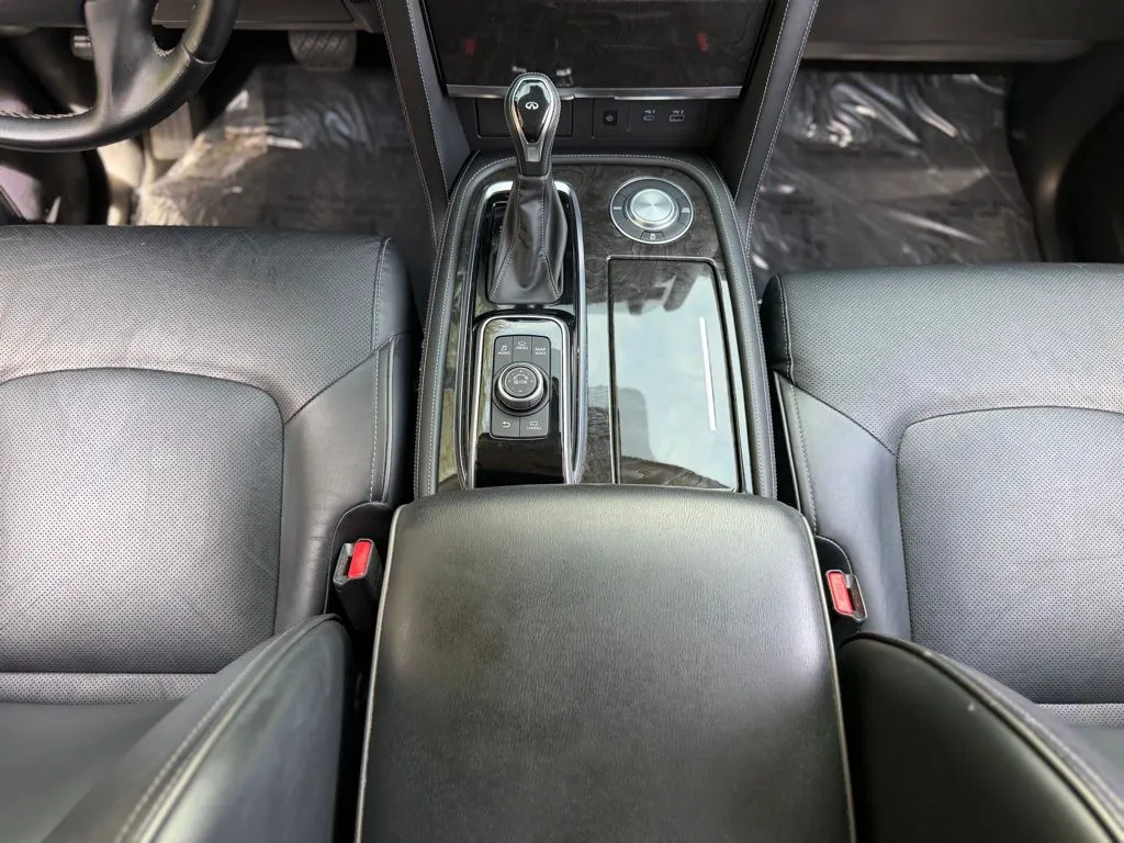 Infiniti QX80 photo 52