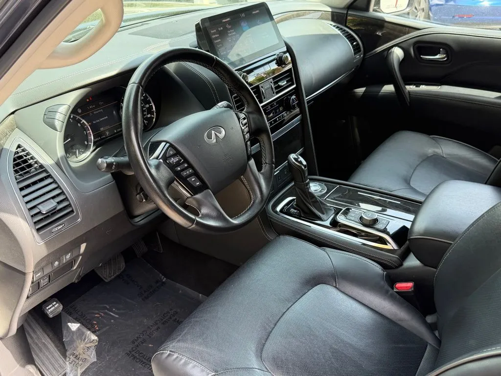 Infiniti QX80 photo 24