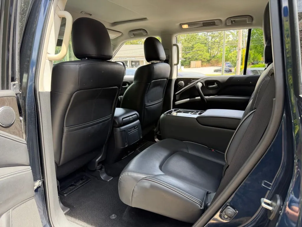 Infiniti QX80 photo 31