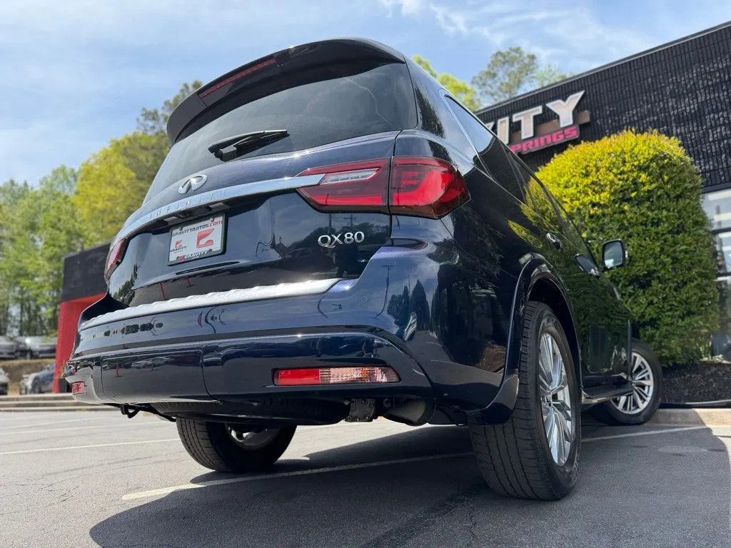 Infiniti QX80 photo 13