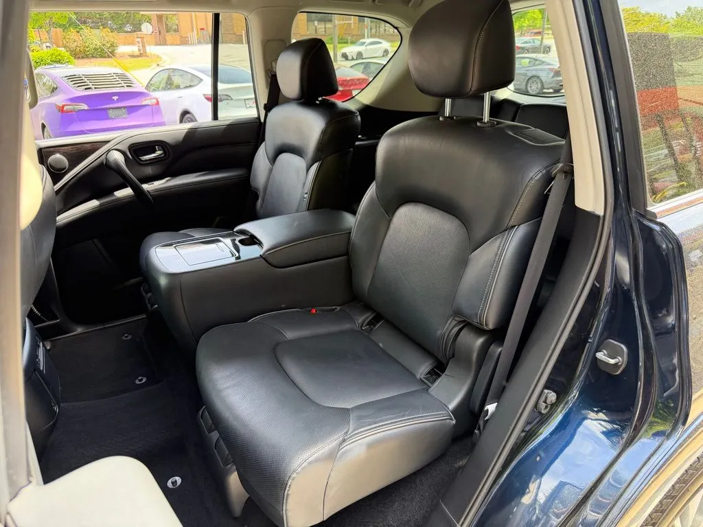 Infiniti QX80 photo 32